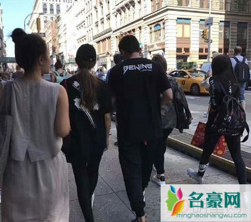 周杰伦昆凌背影照 秀恩爱根本停不下来