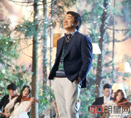 成龙拍摄新歌mv 自曝曾想补办婚礼