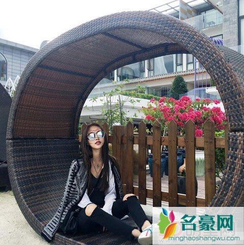 陈思诚夜会两女 佟丽娅不愿回应