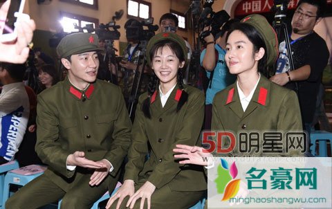 冯小刚芳华定档今年国庆 冯小刚芳华黄轩苗苗主演