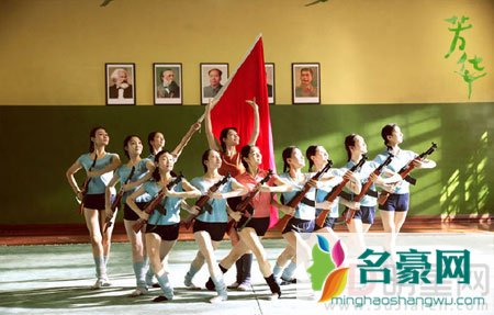 冯小刚携手黄轩合作《芳华》 今日开机定档国庆