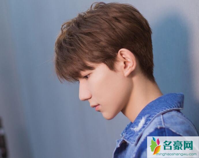 王源抽烟负面新闻