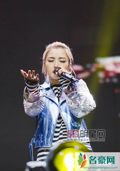 何洁赫子铭疑似离婚消息曝光 何洁发微回应冉莹颖力挺转发