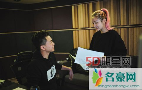 何洁赫子铭疑似离婚消息曝光 何洁发微回应冉莹颖力挺转发