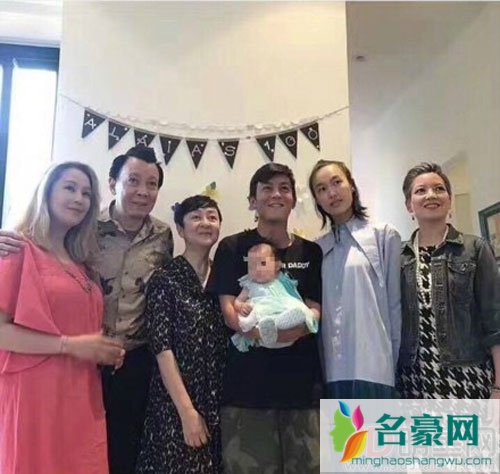 陈冠希自曝女儿正脸 女儿颜值超高