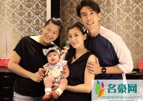 贾静雯家庭聚会热闹非凡 全家合影未见梧桐妹