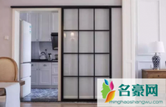 上轨道推拉门拉不动了怎么弄 推拉门卡住了推不动