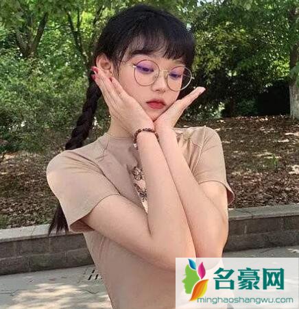 让男生立刻心动的小举动