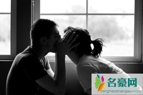 女人拉黑不删除的心态