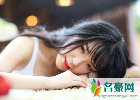 男人只想做朋友的表现