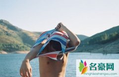 男人想睡你的身体暗示，一个男人一直想睡你说明什