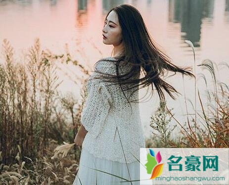 女生想引起你注意的表现