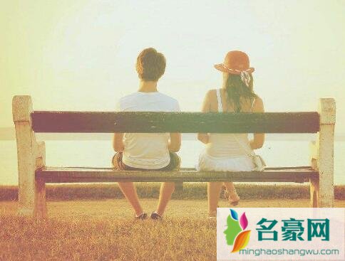 两个人日久生情的表现
