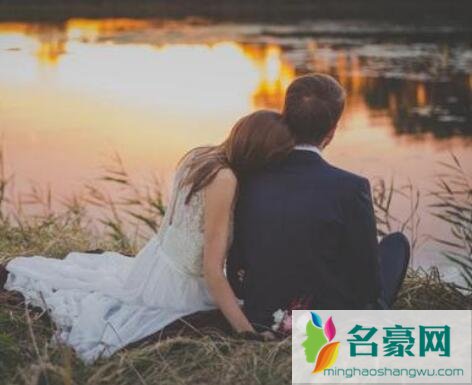 男人心动时身体语言
