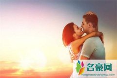 想让男人离不开你？拥有这3种特质的女人让男人不