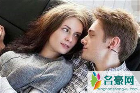 男人喜欢你的表现有哪些