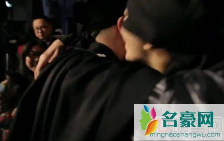 王鸥工作室声明斥网络暴力 回应公开索吻包贝尔