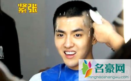 吴亦凡为演唐僧剃光头 师徒四人吐槽不断发神经