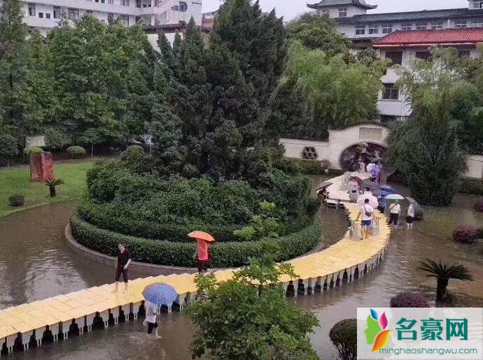 江西高考考场被淹