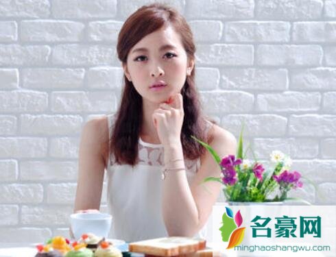 大姨姐离婚后住我家