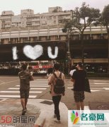 超萌星二代合体 欧弟修杰楷杨铭威抱娃上街时尚满