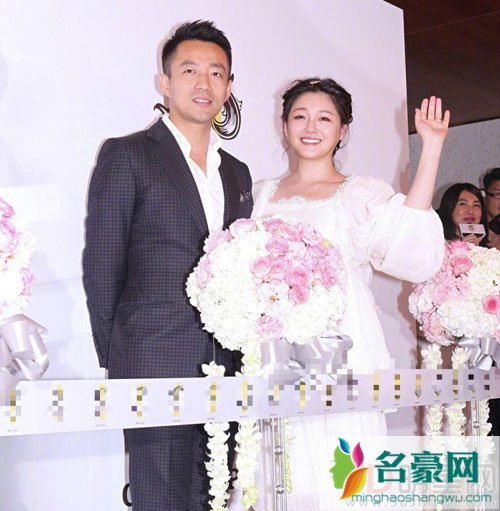 大s汪小菲出席活动 衣着宽松否认怀三胎