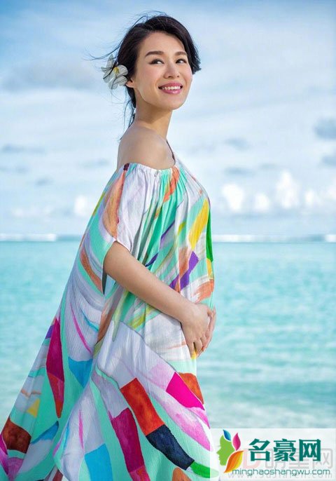 胡杏儿孕后收到黄宗泽祝福 接工作要经过老公同意