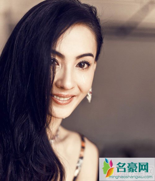 张柏芝生日获家人祝福 出道十八年回顾确实不易