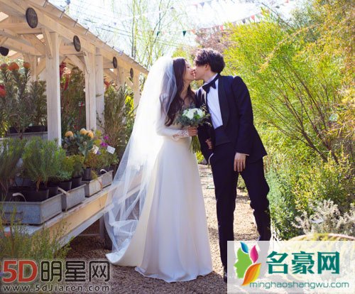林宥嘉晒婚纱照秀幸福 在日本举行新婚派对