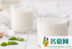 纯牛奶买保质期半年和45天哪个好 纯牛奶过期多长时