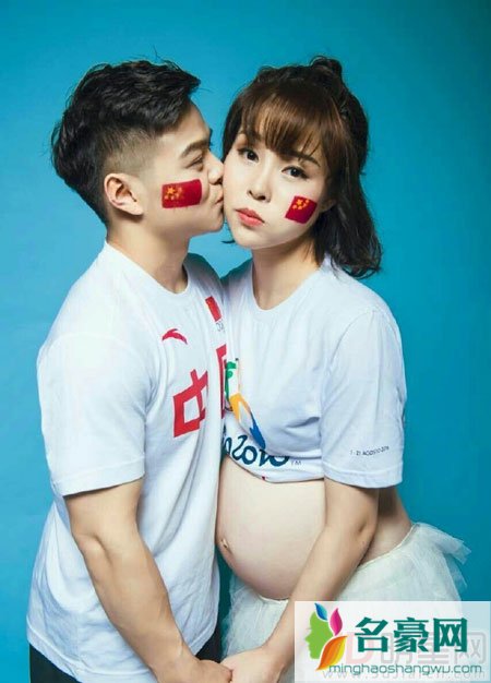 龙清泉带孩子补办婚礼 结婚两年欠妻子一个仪式