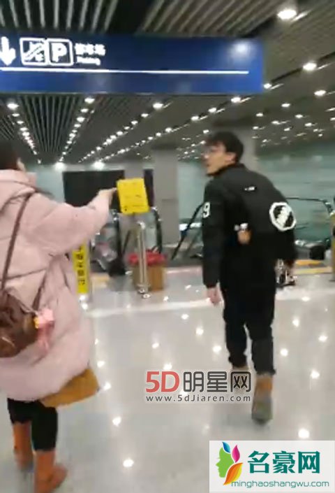 狗仔拍摄打林更新粉丝 林更新发微博怒斥狗仔