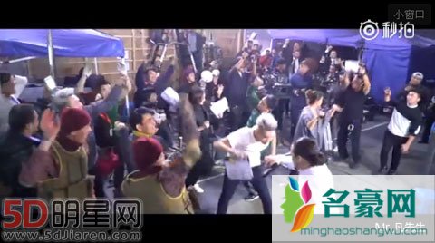 《欧洲攻略》剧组全体上演假人挑战 吴亦凡唐嫣梁朝伟厉害了