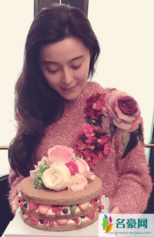 明明是给李晨庆生 范冰冰却被问何时结婚
