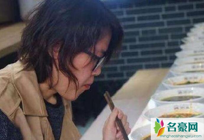 重庆大胃王李杭泽