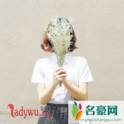 男人想睡你的眼神什么样，从眼神看出男人对你有多