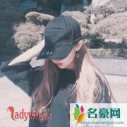 男人接吻的时候为什么不闭眼，接吻时睁眼好还是闭