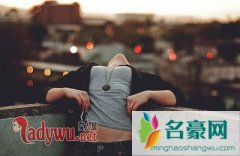属蛇的女人对待爱情的态度，属蛇女会怎么对待感情