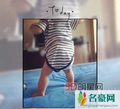 佟丽娅微博晒朵朵走路照 佟吉生陈思诚转发回应