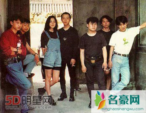 窦唯女儿窦家媛已经14岁 生日凄凉无人理