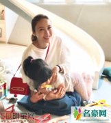 黎姿陪女儿做饼干 黎姿老公是谁