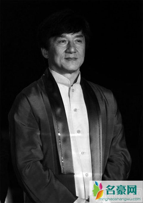 成龙避谈吴绮莉母女 疑似首次回应私生女话题