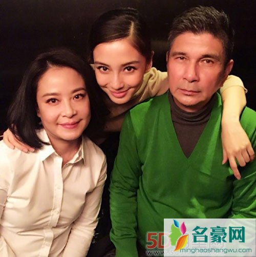 Angelababy妈妈年轻照 力证baby未整容