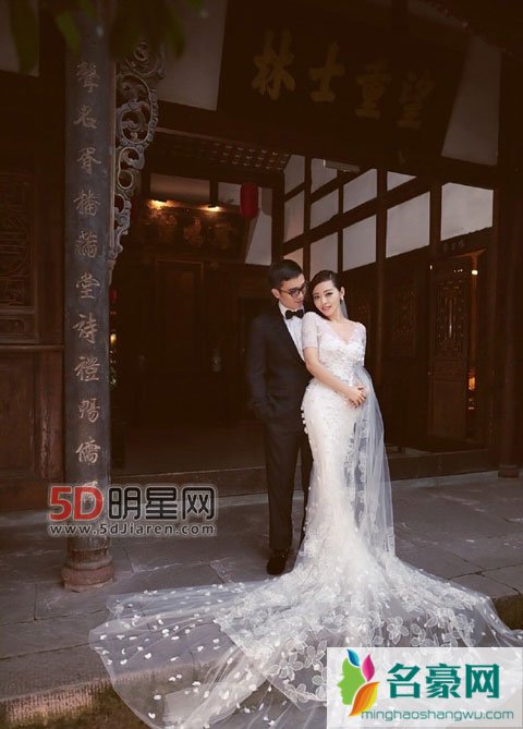 冯轲张靓颖伴娘团名单曝光 妈妈称户口本在自己手中