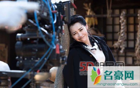 许晴微博晒刀背藏身现场照 许晴谈自己至今未婚原因