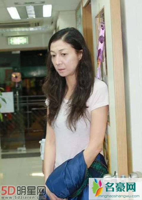 吴绮莉曝光成龙当年追自己过程 从未给过一分钱