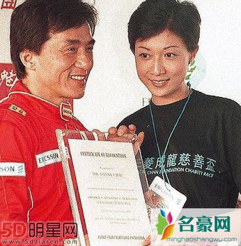 吴绮莉曝光成龙当年追自己过程 从未给过一分钱
