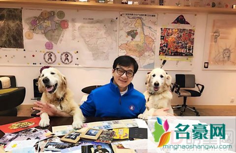 好友为成龙设宴庆祝得小金人 避谈吴绮莉母女