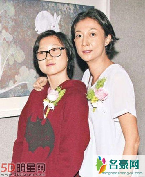 吴绮莉被爆恐吓女儿 吴卓林是成龙私生女