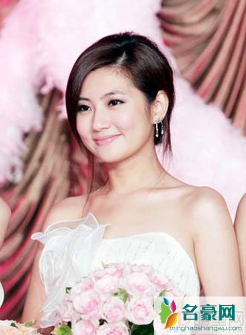 Selina被传离婚后有女性保护 公司否认两人有不正常关系